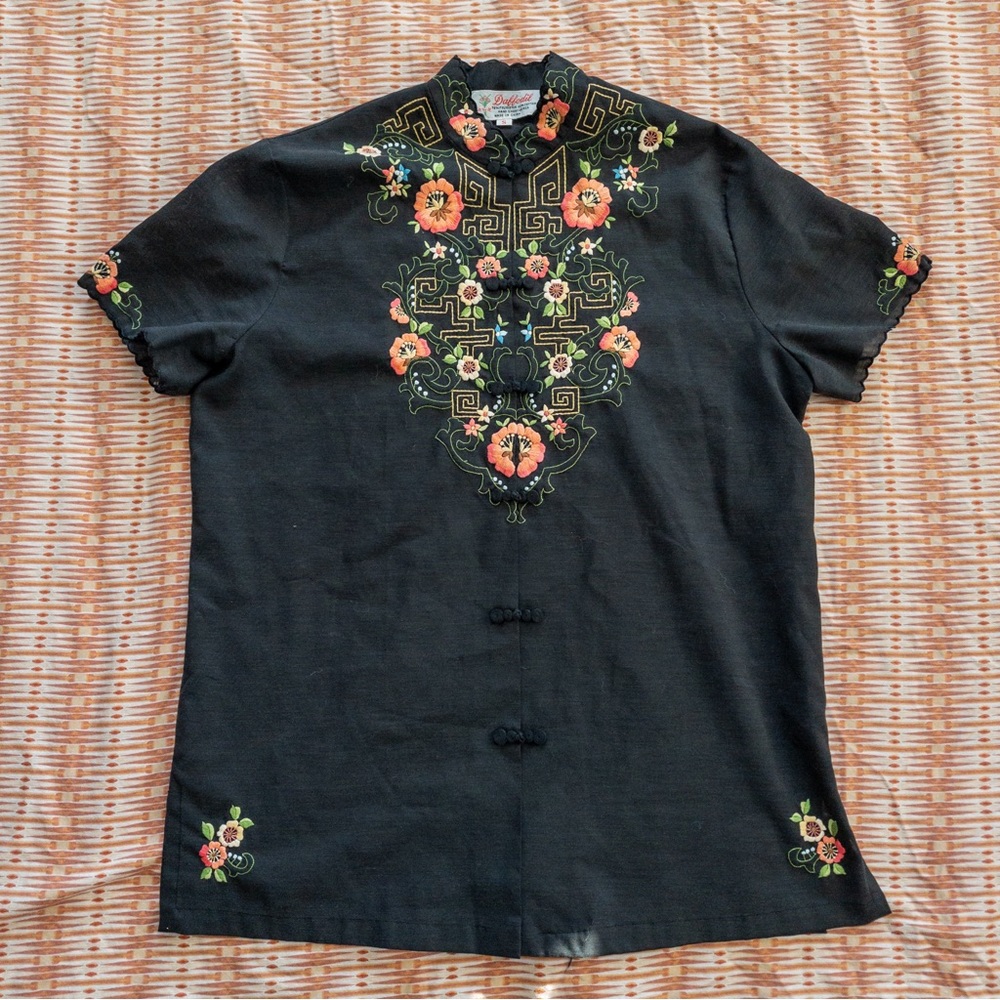 🌼 Vintage Hand Embroidered Chinese Blouse by Daffodil 🌼